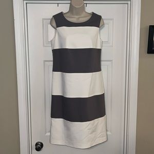 Anne Klein Sleeveless Striped Dress. White/gray. Size 6
